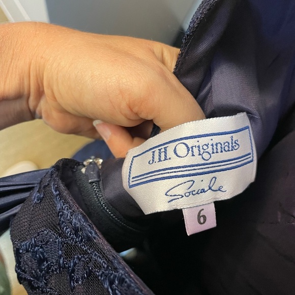 Vintage navy lace Sweetheart Neckline bow back cocktail Dress - women’s Size 4 - Picture 6 of 6